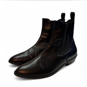 Voes & Company black  vegan leather Chelsea boots